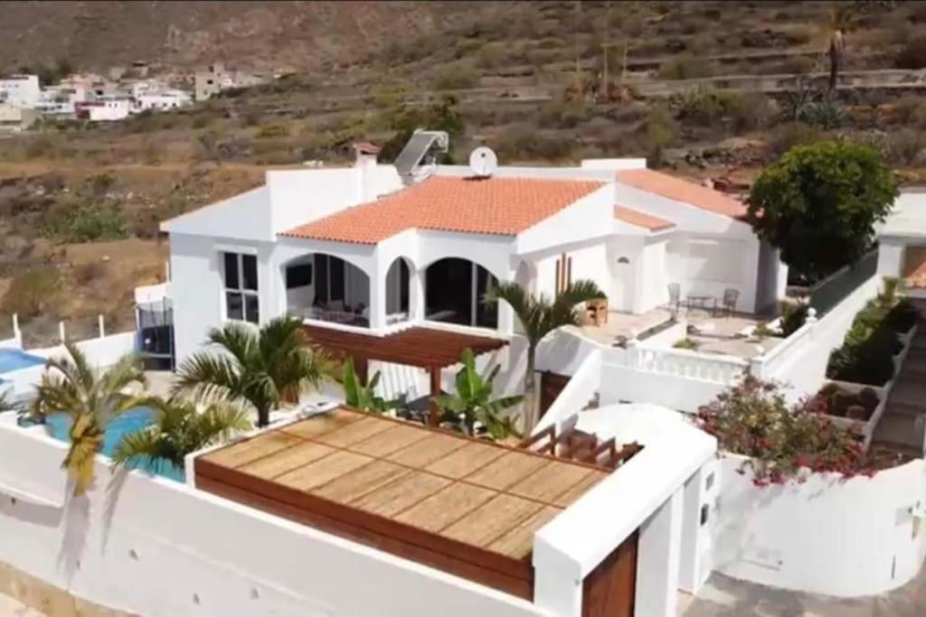 Gezellige Villa Met Prachtig Zicht En Zwembad أرونا المظهر الخارجي الصورة