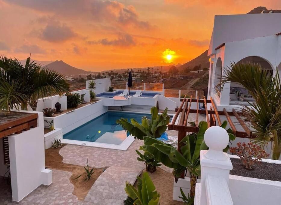 Gezellige Villa Met Prachtig Zicht En Zwembad أرونا المظهر الخارجي الصورة