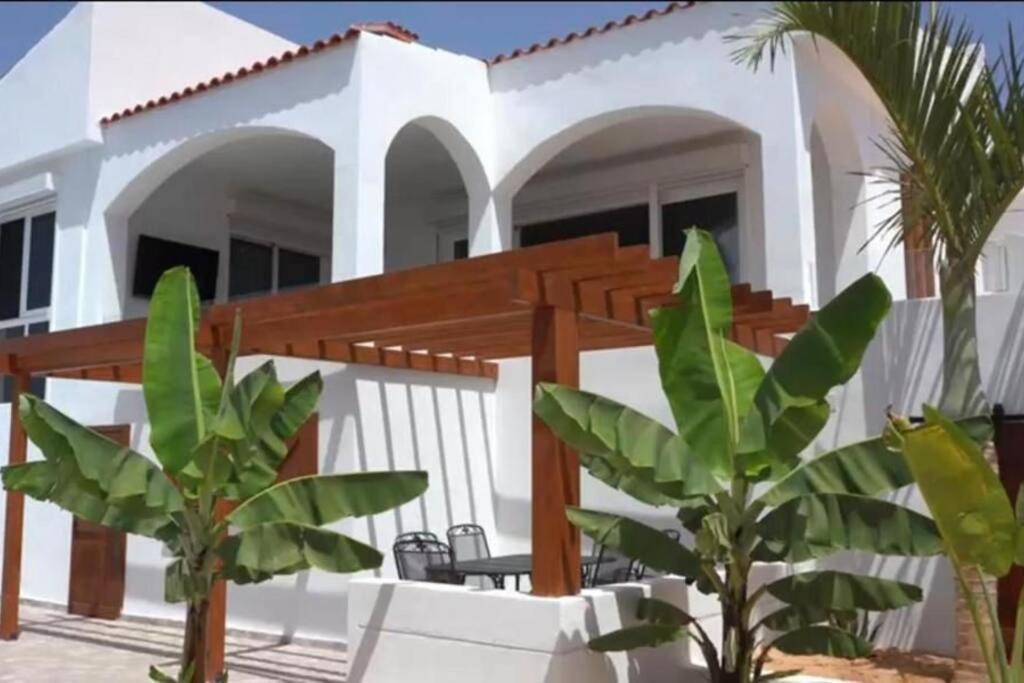 Gezellige Villa Met Prachtig Zicht En Zwembad أرونا المظهر الخارجي الصورة