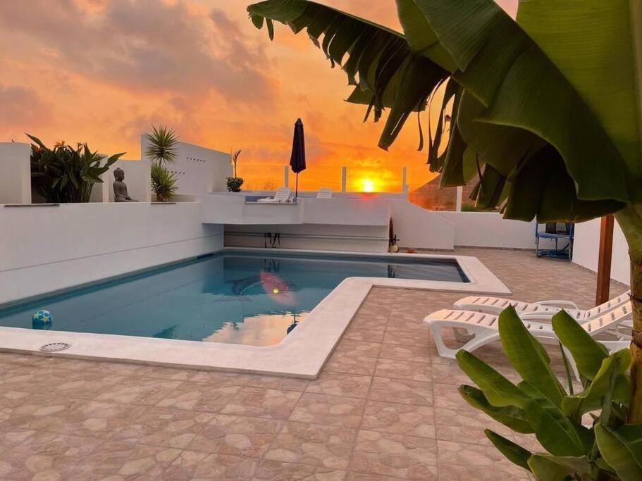 Gezellige Villa Met Prachtig Zicht En Zwembad أرونا المظهر الخارجي الصورة