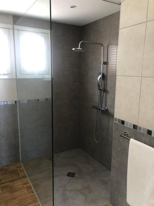Gezellige Villa Met Prachtig Zicht En Zwembad أرونا المظهر الخارجي الصورة